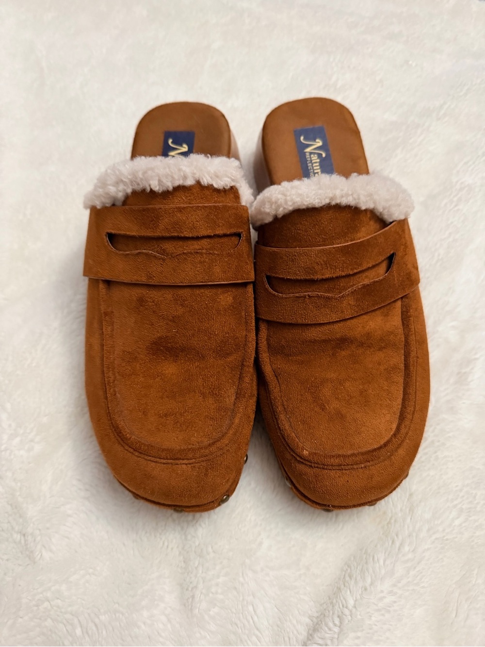 Natural Reflections Chestnut Suede Shearling-Lined Womens Mule Clogs